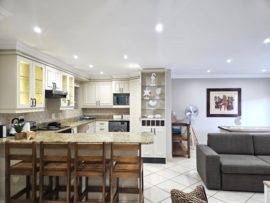 2 Bedroom Property for Sale in Wavecrest Eastern Cape